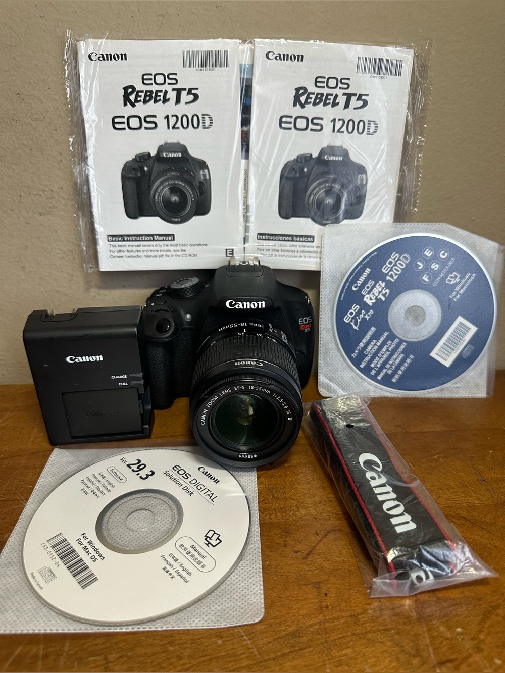Canon EOS Rebel T5 DSLR 18MP APS-C CMOS Camera Kit w/EF-S 18-55mm Zoom Lens